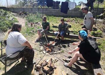 Středisko sociální prevence a humanitární pomoci uspořádalo zahradní posezení pro klienty.